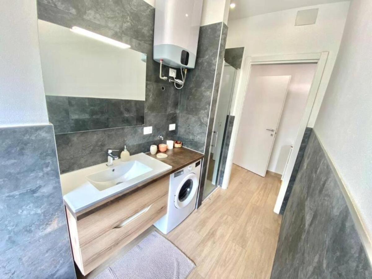Federico'S House - Eleganza E Stile In Via Anselmo Da Baggio Apartman Milánó Kültér fotó